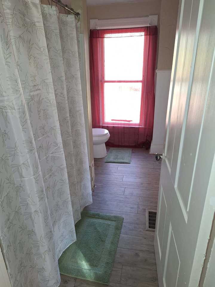 442 E Warren St #2 - Photo 3 of 17