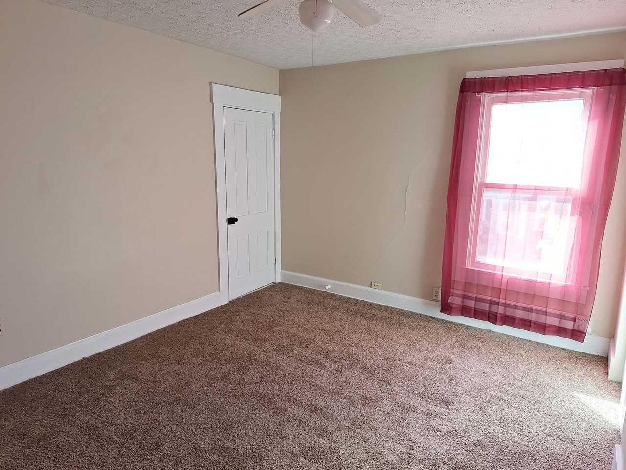 442 E Warren St #2 - Photo 6 of 17