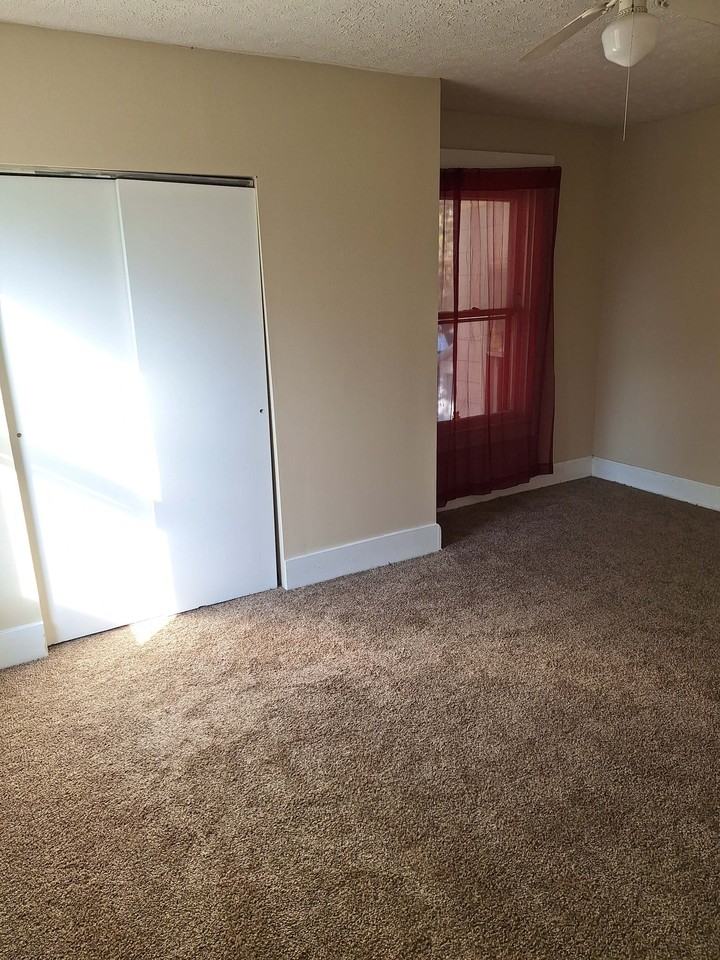 442 E Warren St #2 - Photo 7 of 17