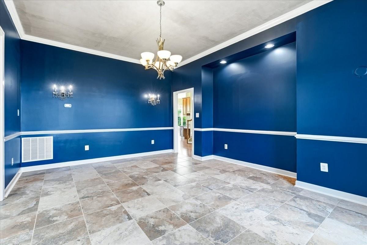 6110 Holter Rd - Photo 4 of 20