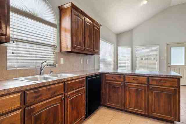 3124 Buckthorn Ln - Photo 7 of 20