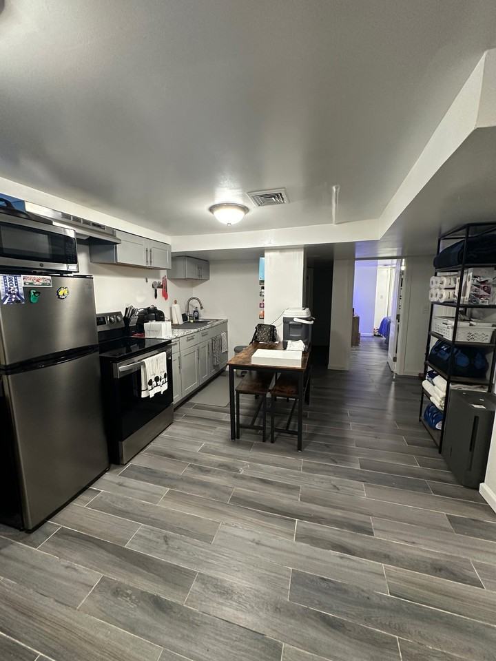 80 169th St #2 - Photo 2 of 10