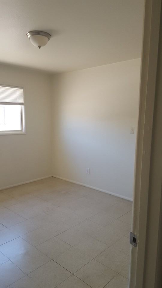 10 E King Rd - Photo 6 of 15
