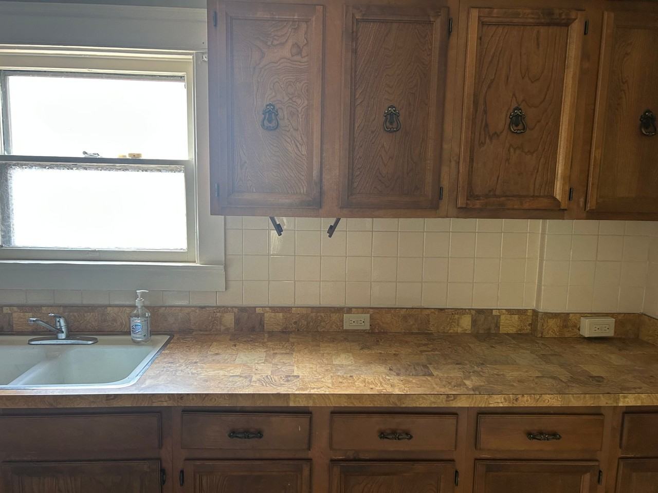1893 Larchmont Ave Ne - Photo 4 of 5