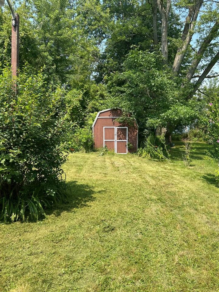 1893 Larchmont Ave Ne - Photo 5 of 5