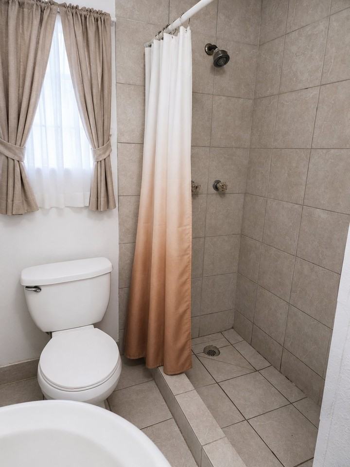 5911 W Lamar Rd #1 - Photo 3 of 3