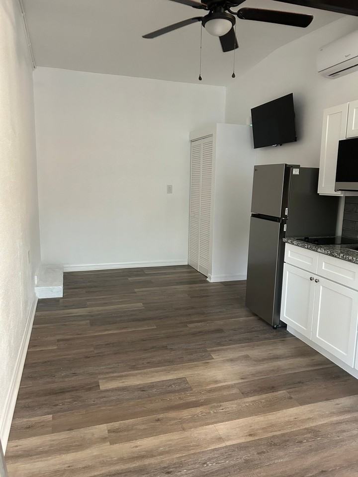 1716 Furey Dr - Photo 3 of 7