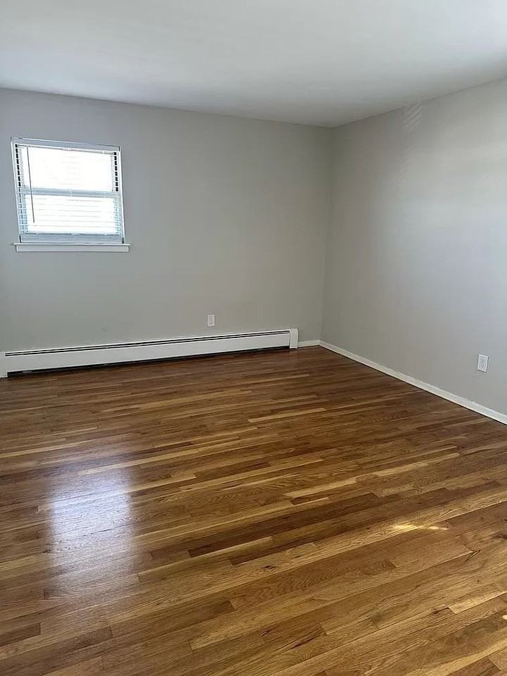 142 Ackerman Ave #1 - Photo 7 of 9