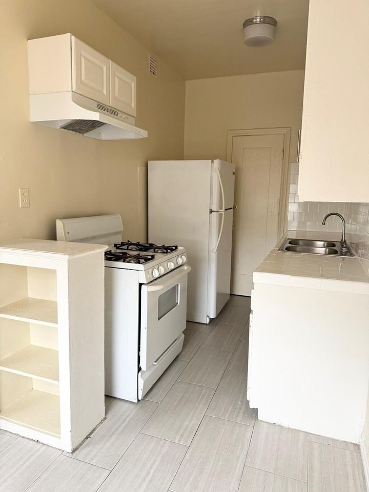 1154 S Normandie Ave #101 - Photo 2 of 17