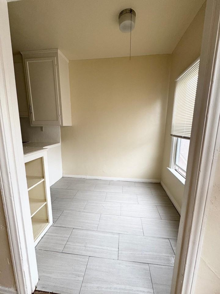 1154 S Normandie Ave #101 - Photo 4 of 17