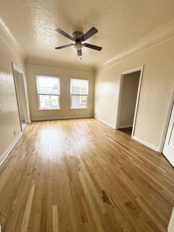 1154 S Normandie Ave #101 - Photo 5 of 17