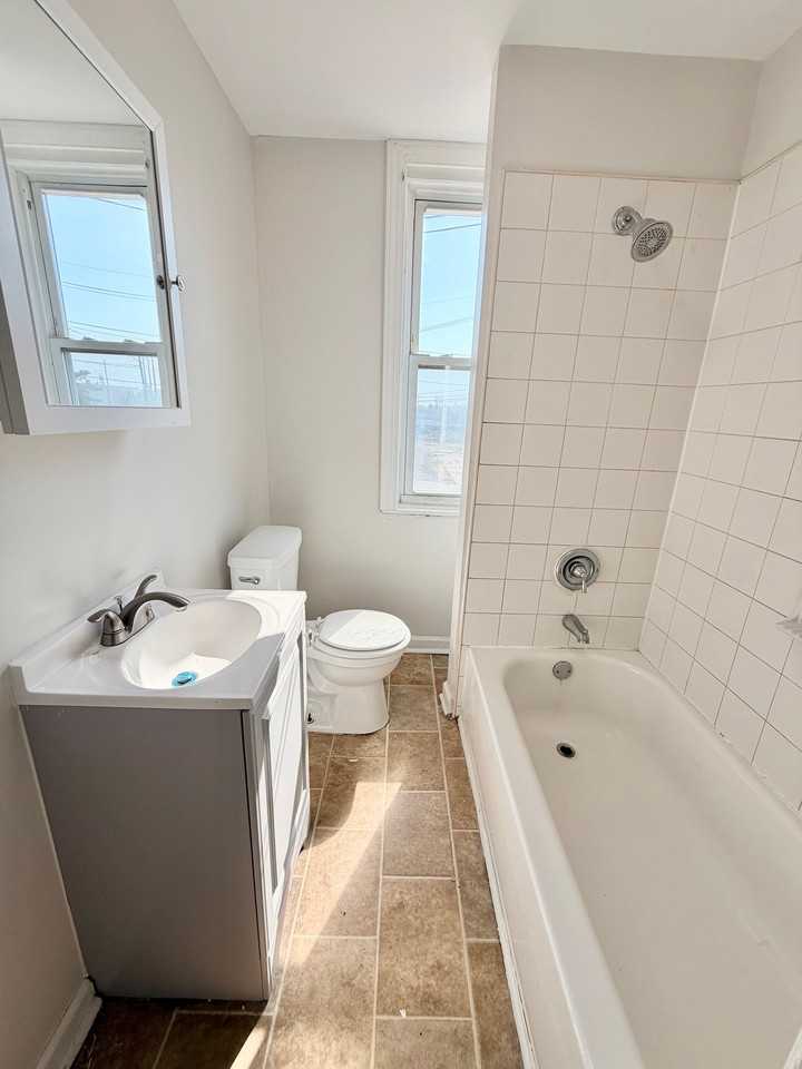 813 Fisher Ave - Photo 7 of 14