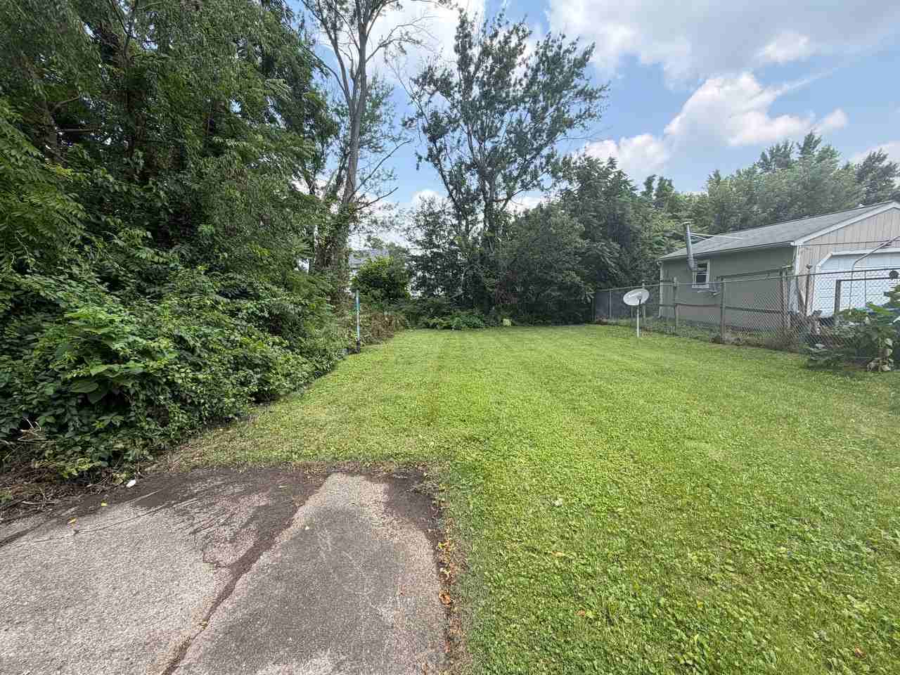 95 Park Ave - Photo 3 of 17