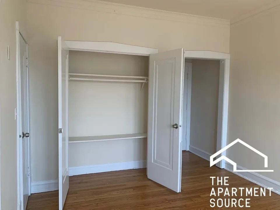 2206 S 57th Ave - Photo 3 of 10