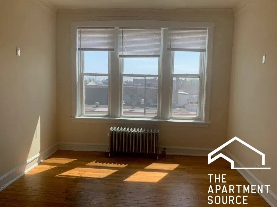 2206 S 57th Ave - Photo 7 of 10