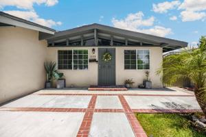 featured image of 1048 N Hermosa Dr