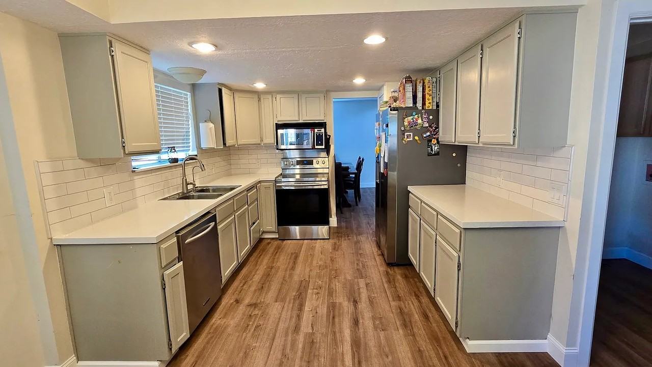 10361 S Ashley Park Dr - Photo 2 of 20