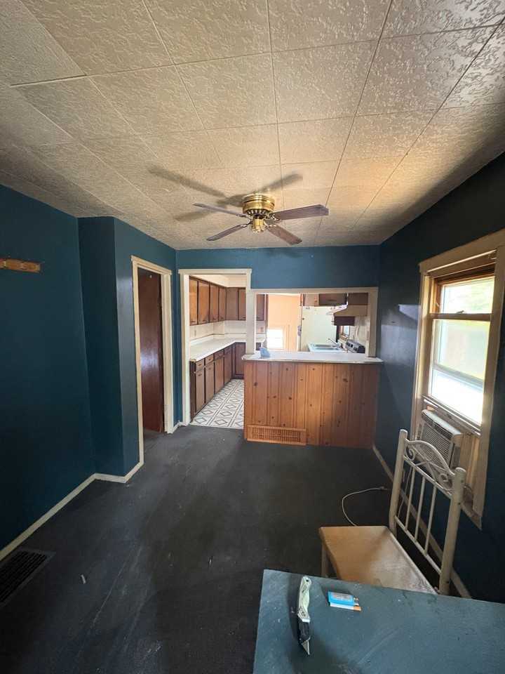 1421 Sedgwick St - Photo 3 of 16