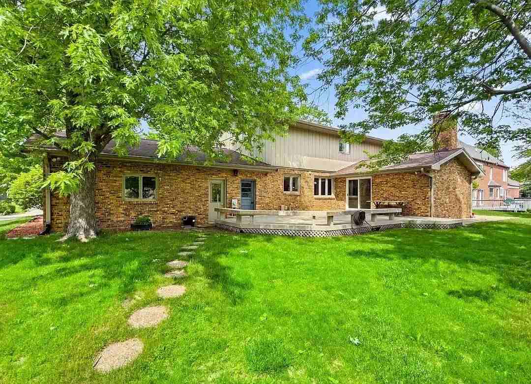 210 E Morningside Dr - Photo 2 of 15