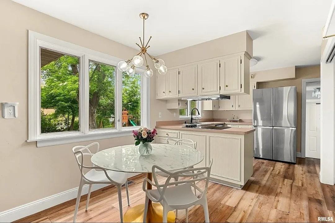 210 E Morningside Dr - Photo 5 of 15