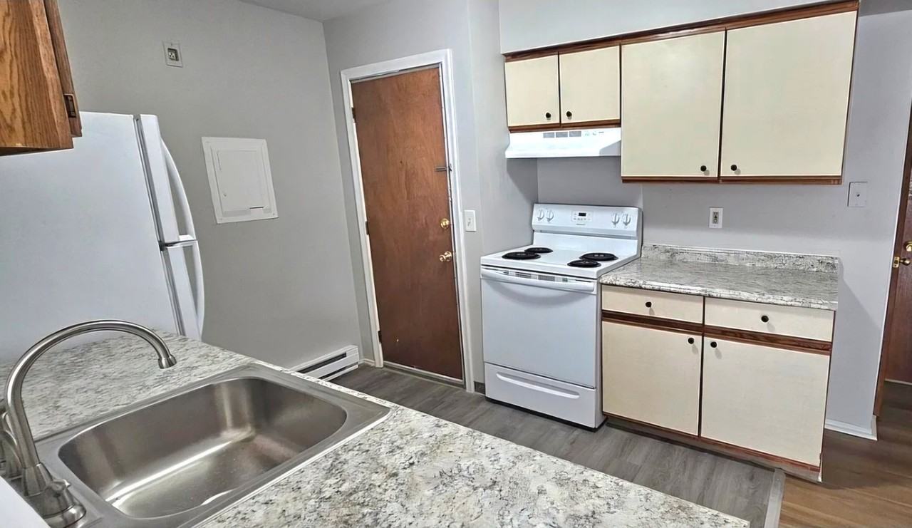 220 Glen Haven Rd #D - Photo 2 of 7