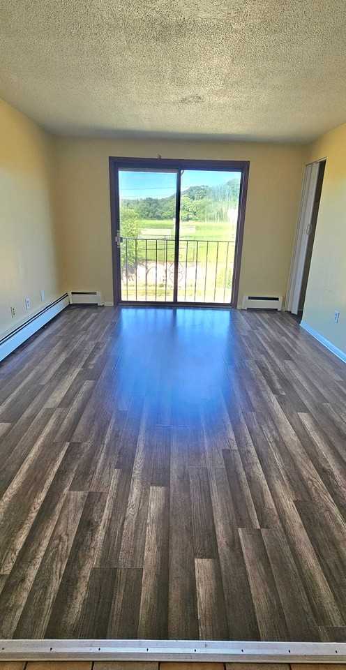 67 Fairview Ave #2R - Photo 7 of 13