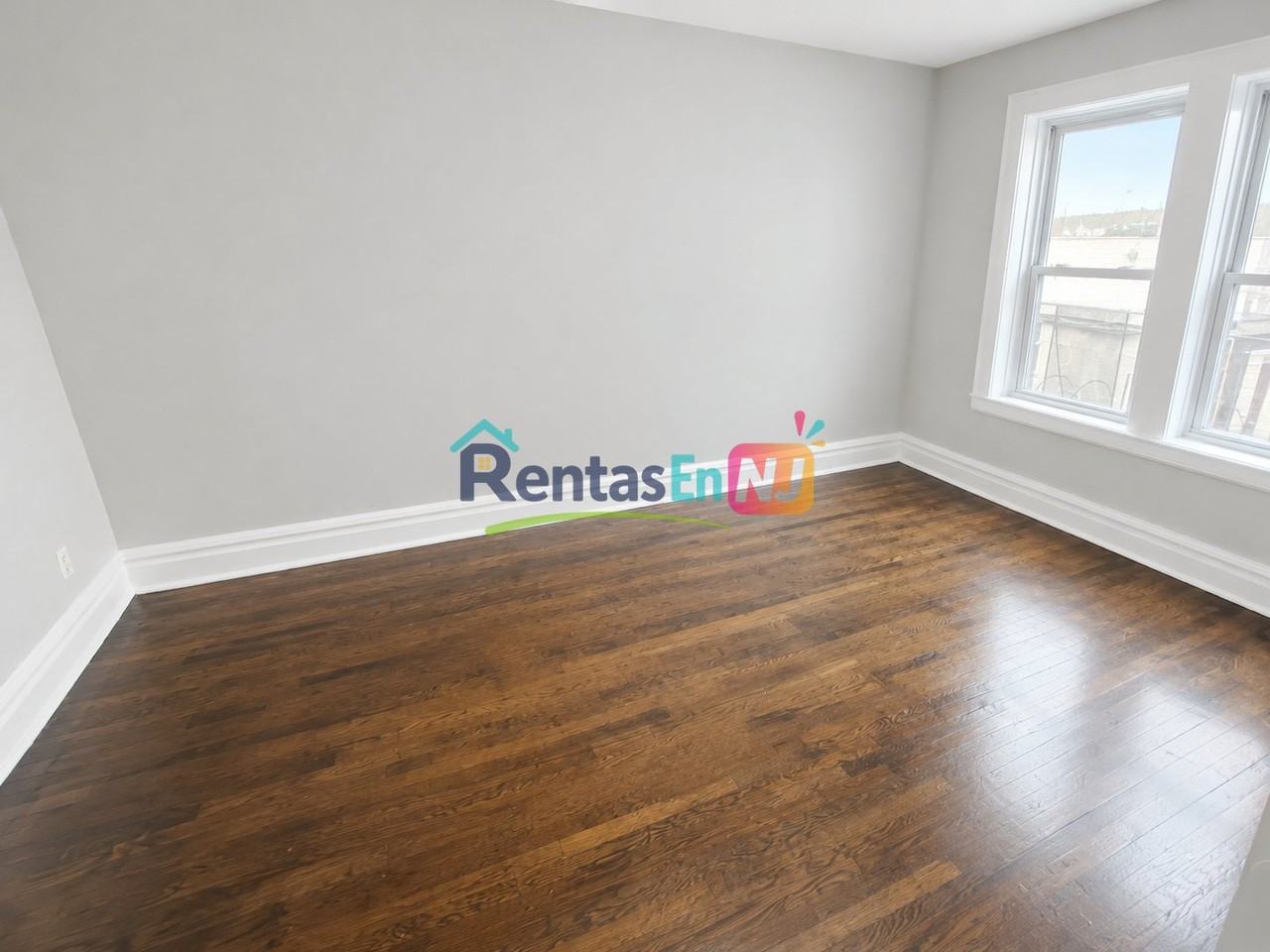 846 S Orange Ave #4 - Photo 2 of 6