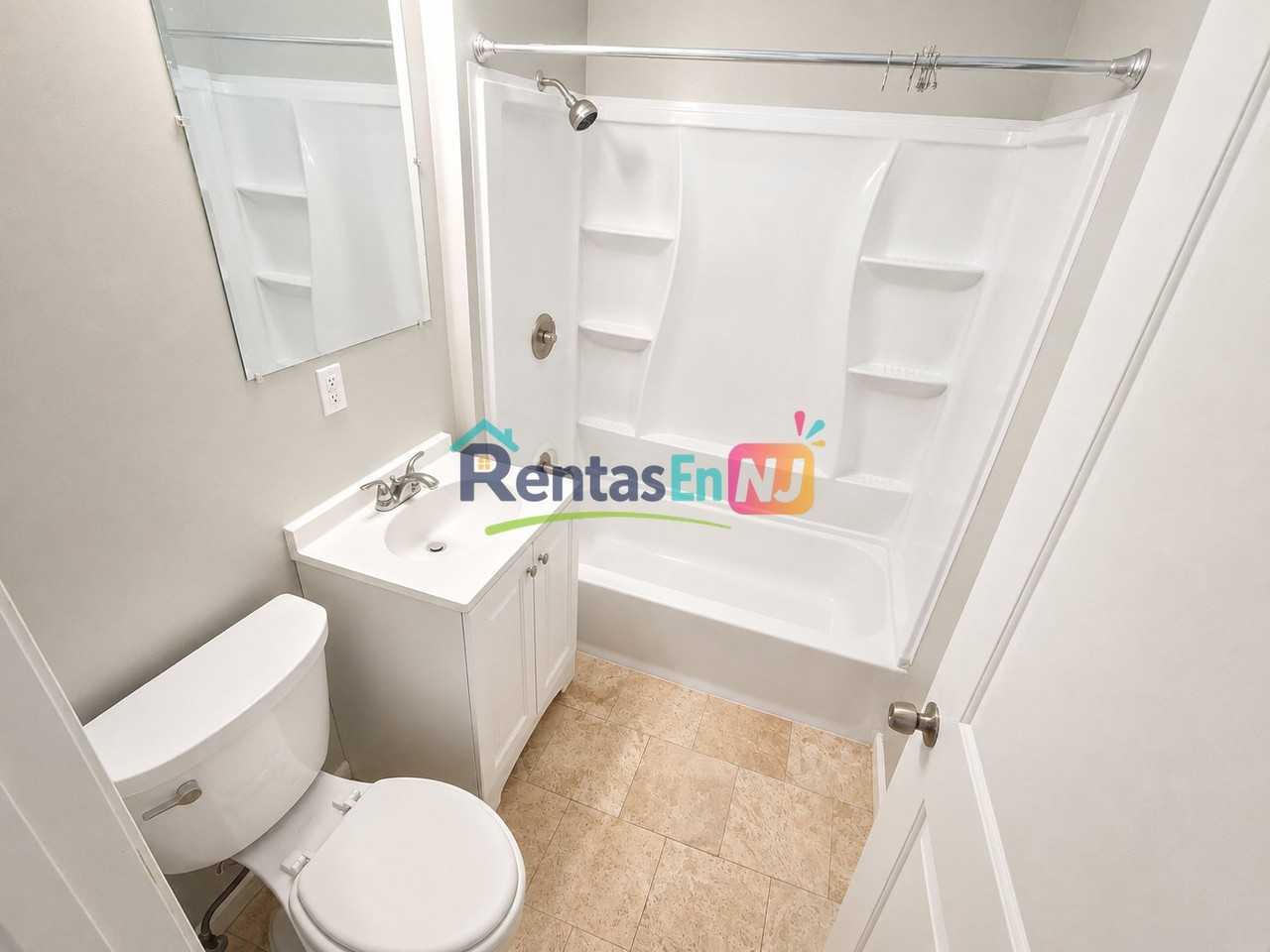 846 S Orange Ave #4 - Photo 3 of 6