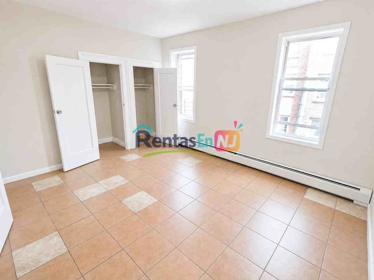 316 Mount Prospect Ave #7 - Photo 4 of 7