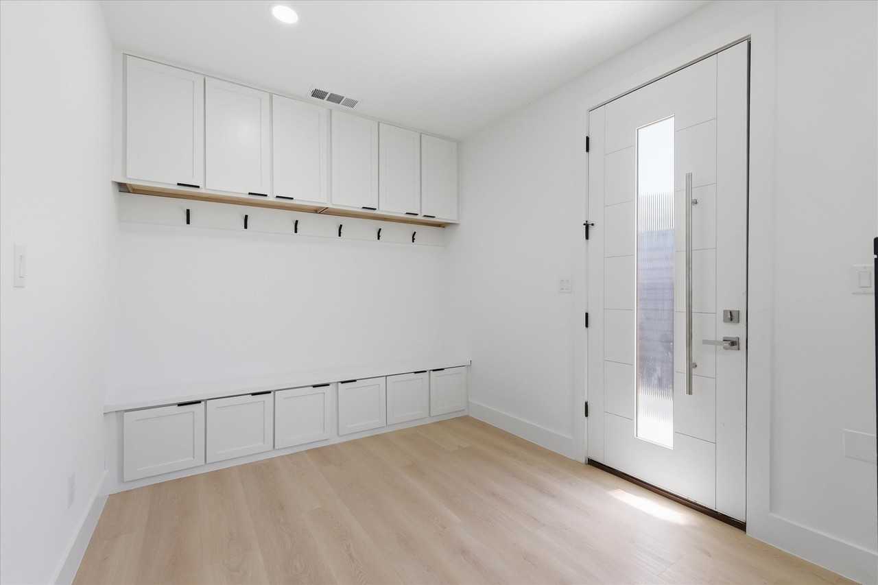 2015 California Dr #104 - Photo 5 of 16