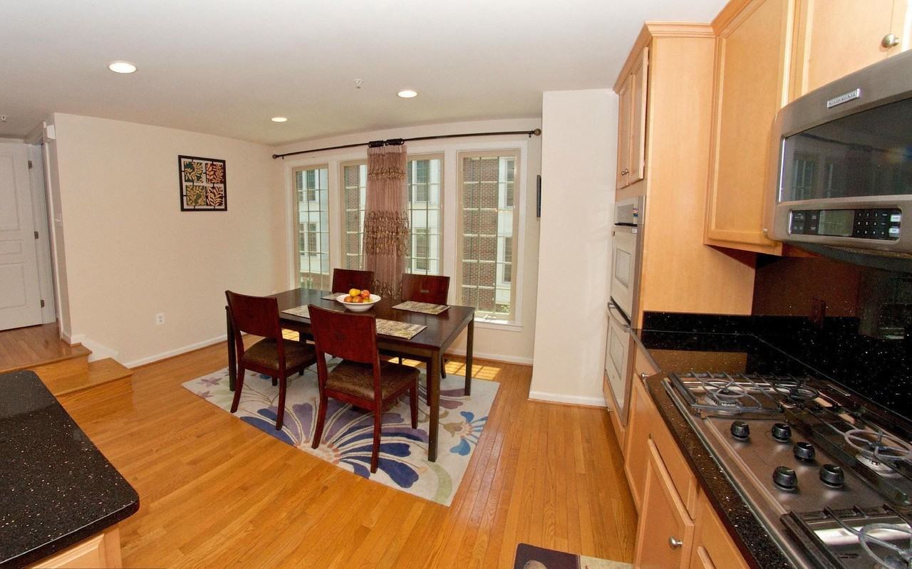 3152 Blue Barn Way - Photo 4 of 20