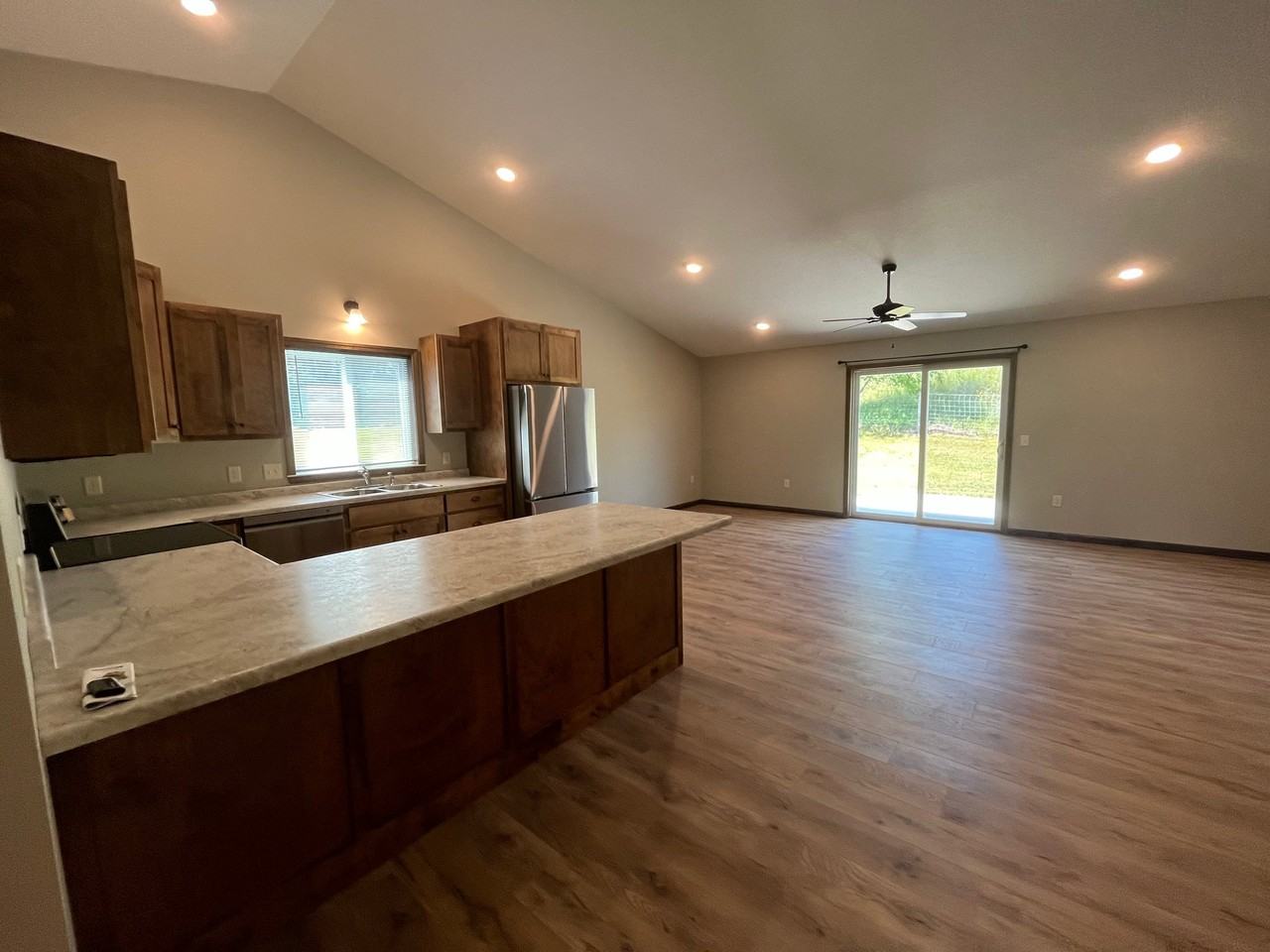 654 Veronica Ct - Photo 2 of 8