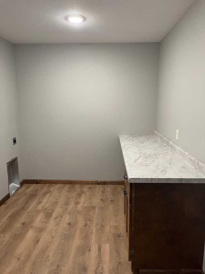 654 Veronica Ct - Photo 4 of 8