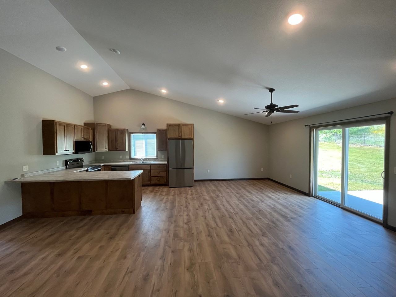 654 Veronica Ct - Photo 5 of 8