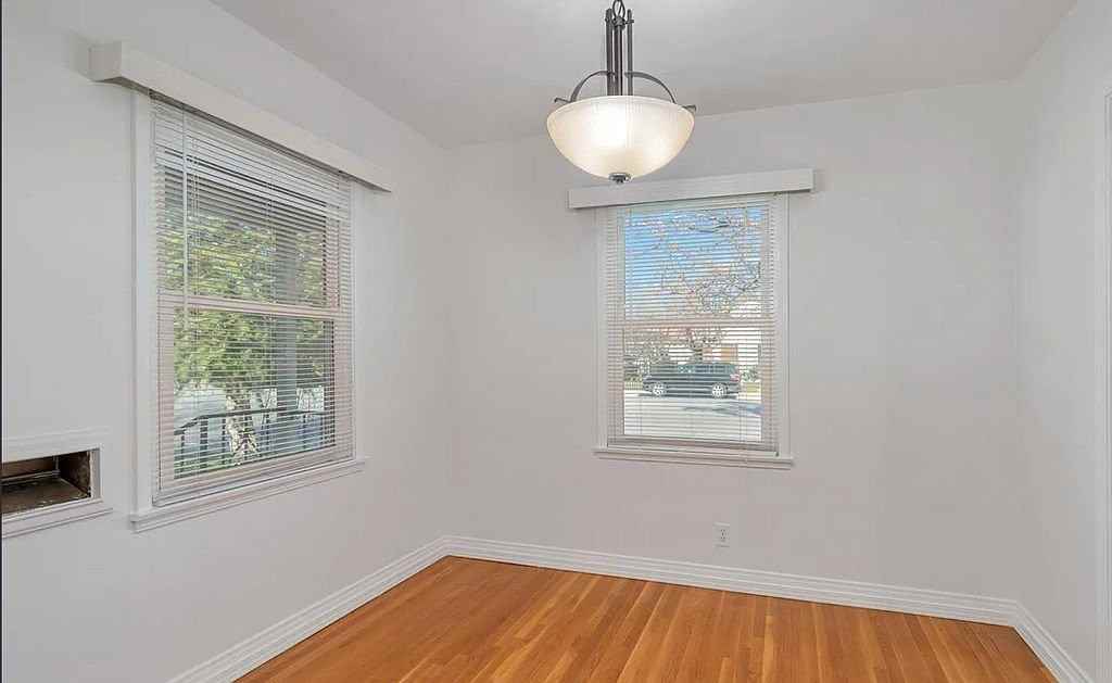 2930 Cedar St - Photo 5 of 11