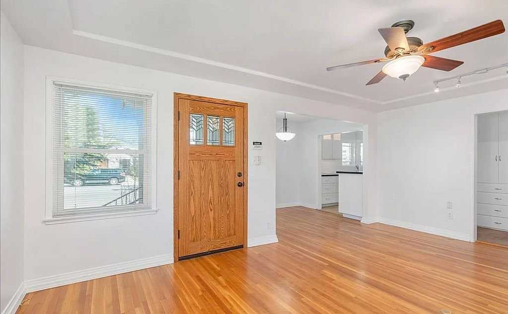 2930 Cedar St - Photo 6 of 11