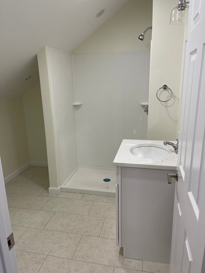 1618 Main St #2 - Photo 4 of 10