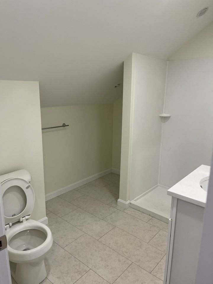 1618 Main St #2 - Photo 5 of 10