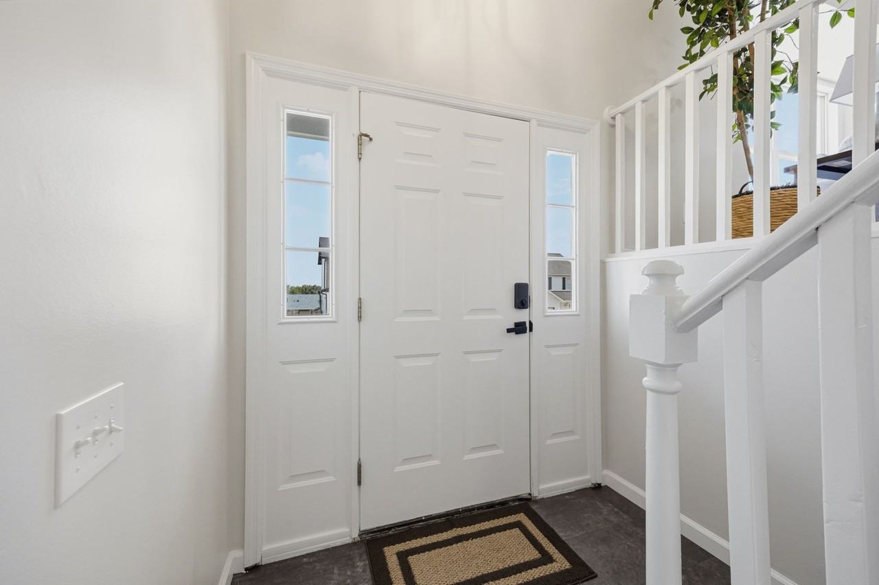 3261 5 Oaks Dr - Photo 3 of 20