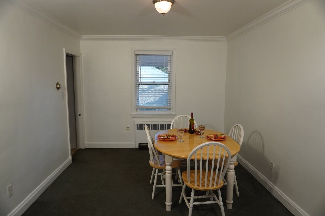 205 Burke Ave - Photo 6 of 20