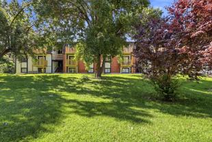 Hampton Court Apartments - Photo 1 of 1