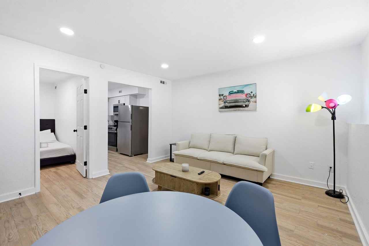 Hampton Court Apartments - Photo 7 of 23
