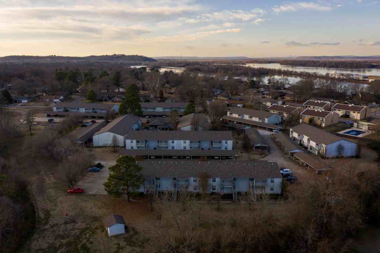 Marina Apartments - Photo 4 of 12