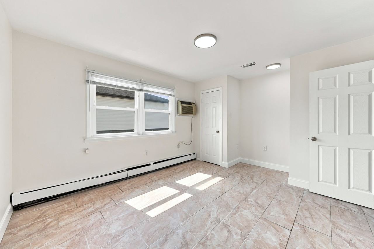 805 W New York Avenue Somers Point, NJ - Photo 7 of 37