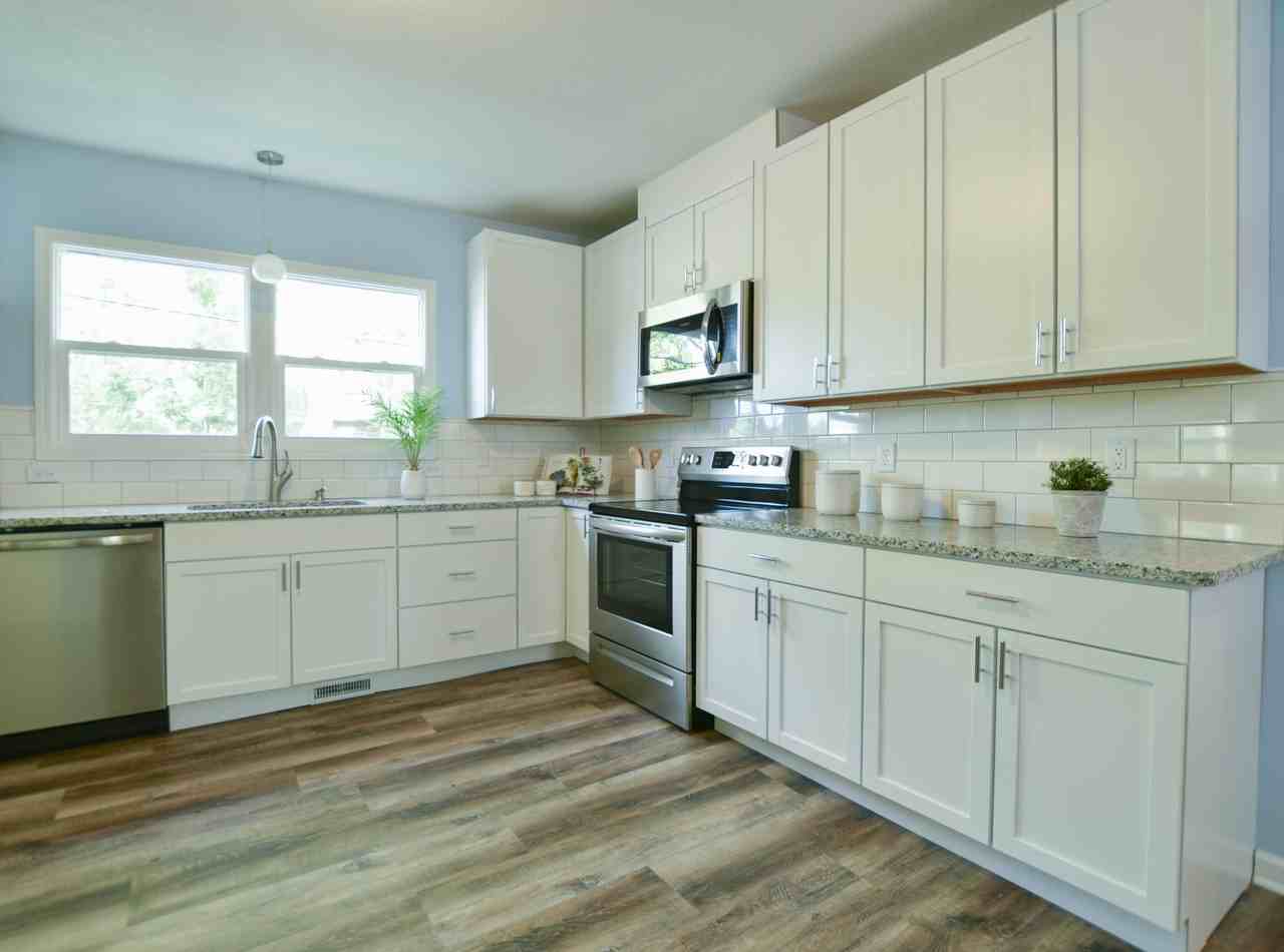 100 E 38th St #NA - Photo 3 of 28