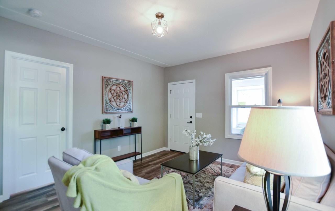 100 E 38th St #NA - Photo 5 of 28