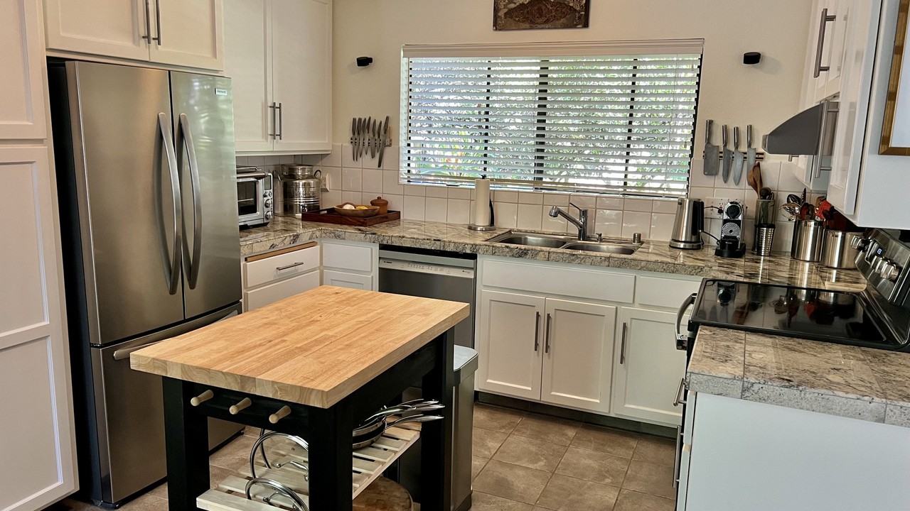 521 Westmont Ct #521 - Photo 3 of 18