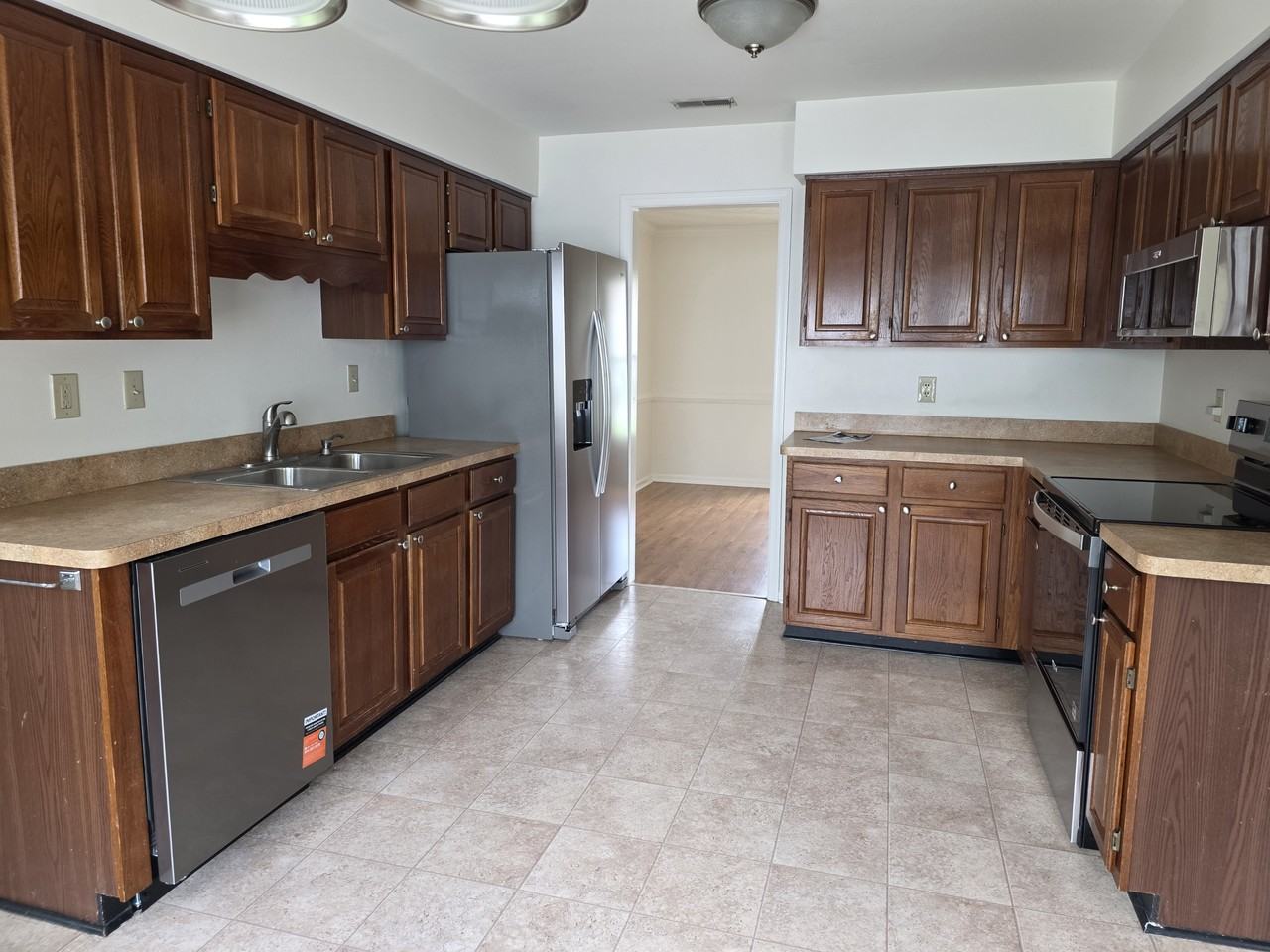 421 Currituck Dr #NA - Photo 4 of 20