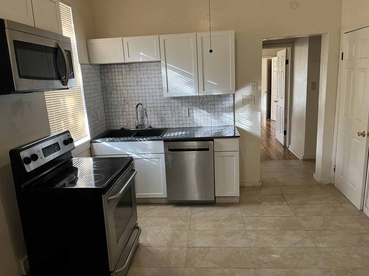 4206 W Page Blvd #1F - Photo 5 of 11