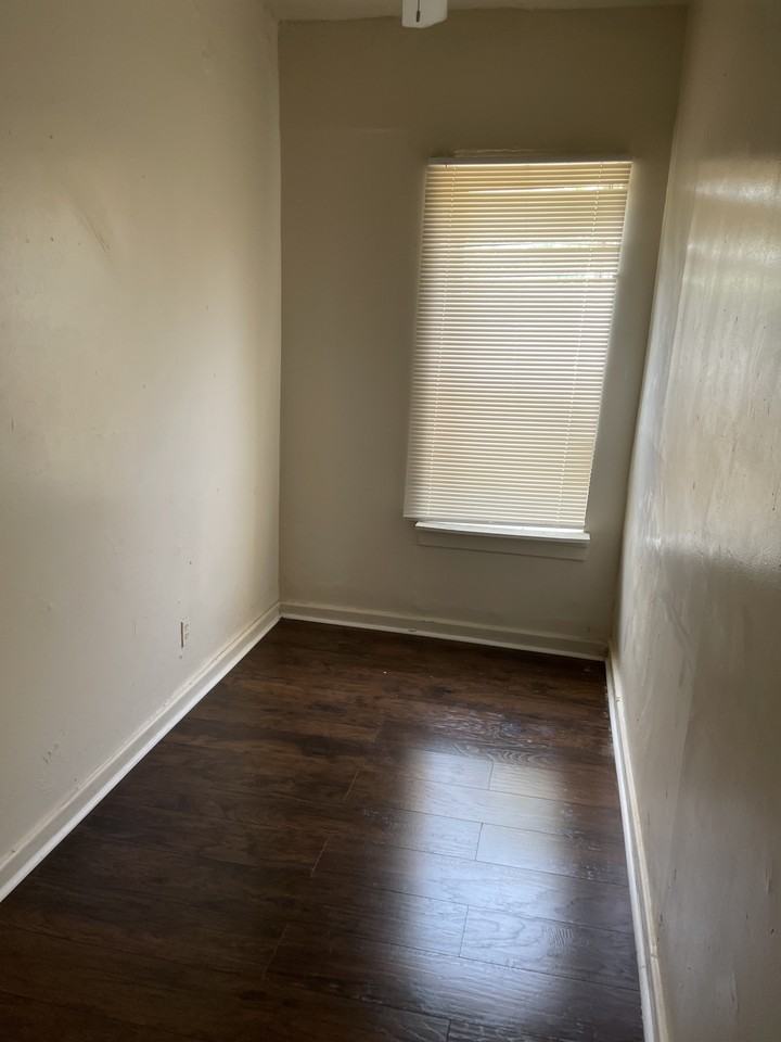 4206 W Page Blvd #1F - Photo 7 of 11